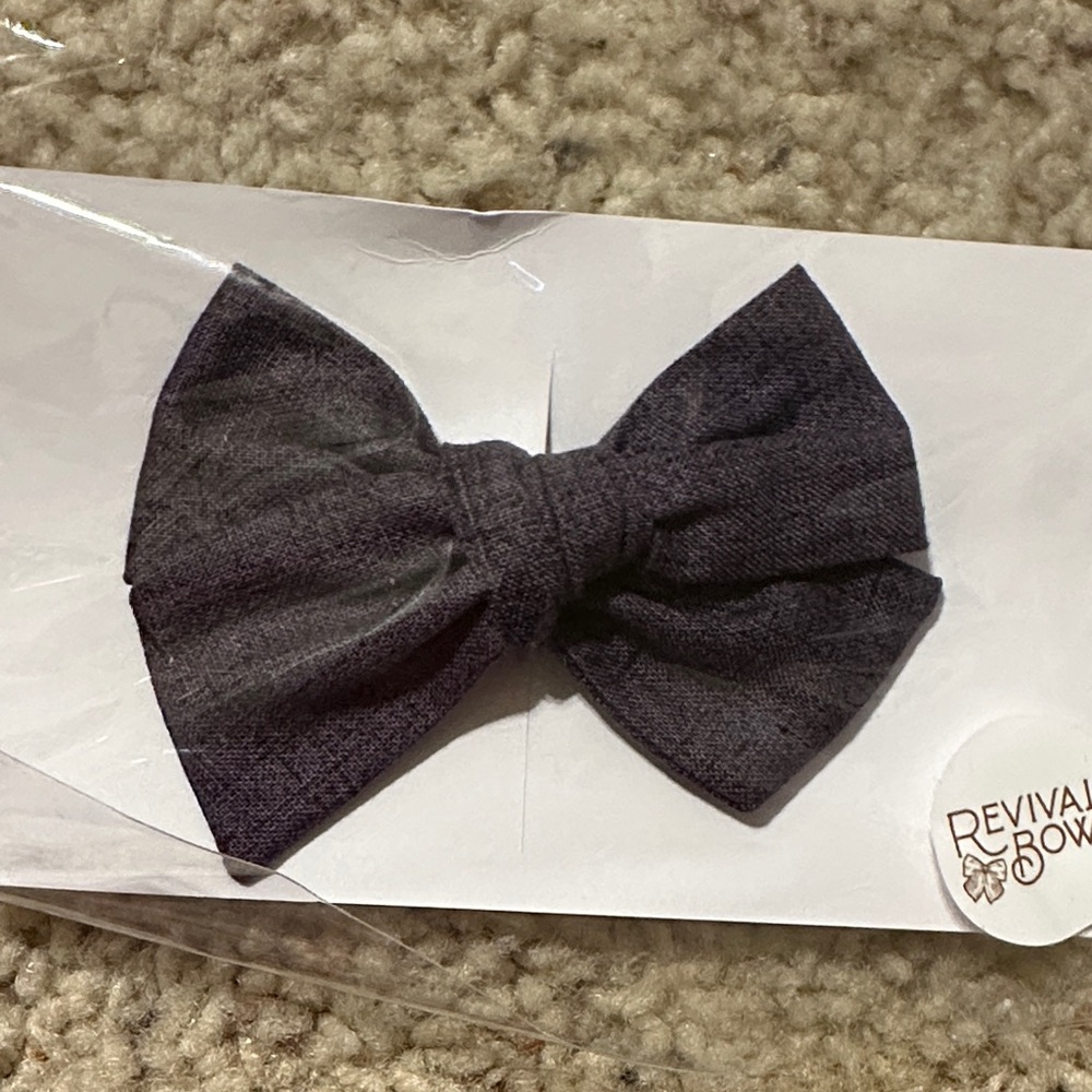 Dark purple girls hairbow on a clip